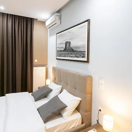Stylish & Luxurious Renovated Apartment Athens